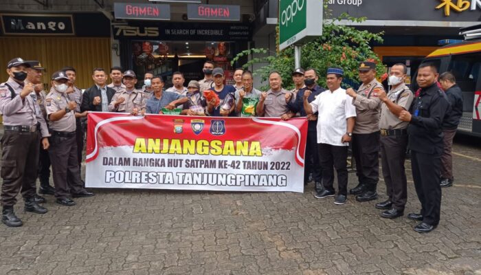 Peringatan HUT Satpam, Sat Binmas Polresta Tanjungpinang Lakukan Anjangsana dan Bakti Sosial
