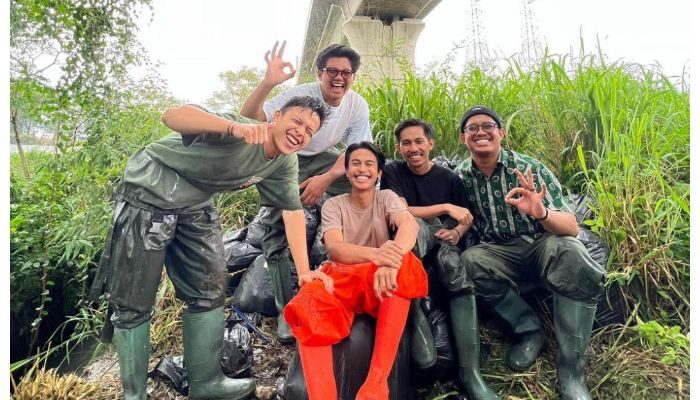 Pandawara Group 5 Pemuda Tampan Gemar Bersih-Bersih Lingkungan
