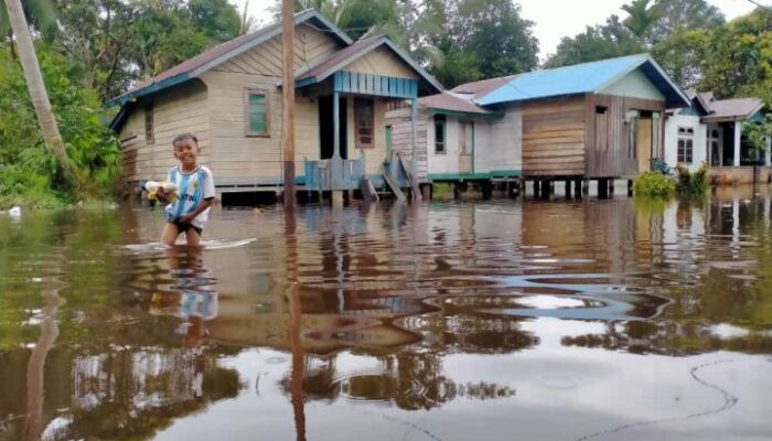 Banjir Masih Terus Meluap di Desa Sungai Besar Kabupaten Lingga