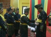 Nurdin dan Isdianto Dianugerahi Gelar Kehormatan dari LAM Kepri