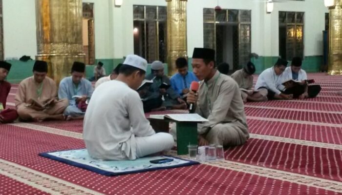 Santri Sanlat ke XXIII Rahmah Tanjungpinang Akhiri Pesantren dengan Khataman Qur’an