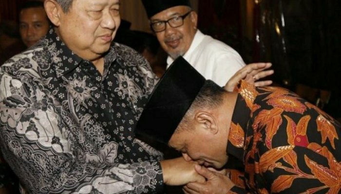 Buka Puasa Bareng, Gatot Nurmantyo Cium Tangan SBY