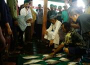 Usai Safari Subuh, Nurdin Blusukan Sambil Jualan Ikan di Pasar