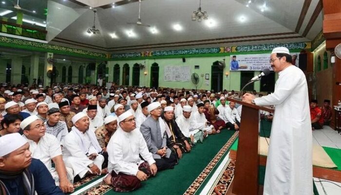 Sholat Ied di Masjid Raya Dompak, Nurdin Katakan Tingkatkan Rasa Syukur Kepada Allah