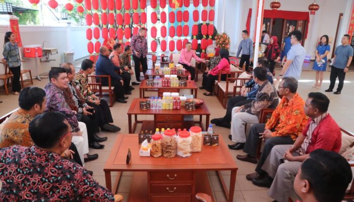 Rahma Bersama Rombongan FKPD Kunjungi Kediaman Beberapa Tokoh Tionghoa di Tanjungpinang