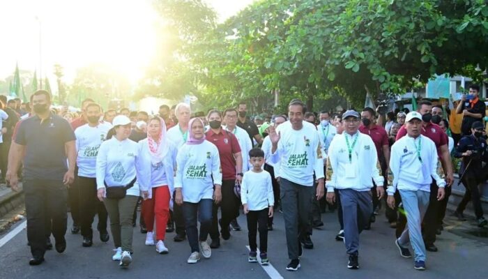 Jokowi Ikuti Jalan Sehat Sepanjang 3,4 Km Dalam Peringatan 1 Abad NU