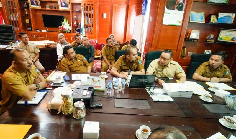 Sekda Provinsi Kepulauan Riau Adi Prihantara pimpin rapat Pendanaan Pemilu mendatang