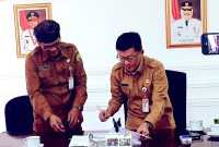 Teguh Susanto dengan Kadis Kominfo Kepri melakukan PKS SIMANJA