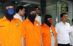 2db77271 7985 43e4 8096 13ed66af0926 169