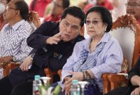 Erick Thohir bersama Megawati Soekarnoputri saat berdialog ketika meninjau lokasi kawasan ekonomi khusus di Bali