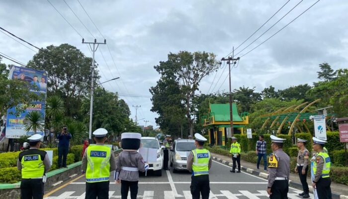 Satlantas Polresta Tanjungpinang Kampanye Keselamatan Berlalulintas di Traffic Light