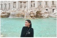 Prilly Latuconsina saat liburan di Italia