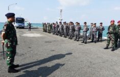 Danlantamal IV Lepas Peserta Latihan Operasi Matra Laut TW II 2019