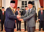 Presiden FIFA Terima Anugerah Bintang Jasa Pratama Dari Jokowi Bersama Keenam Tokoh Nasional Lainnya