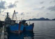 Tangkap Ikan di Laut Natuna, KRI Bung Tomo-357 Koarmada I Amankan Dua Kapal Ikan Vietnam