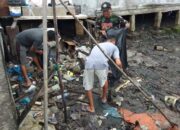 Koramil 01/Tanjungpinang Goro Bersihkan Sampah di Pesisir dan Drainase di Tanjung Unggat