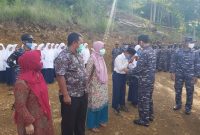 KRI YOS-353 BKO Guspurla Koarmada I Memberi Bantuan Paket Pendidikan Kepada Pelajar MTs Al Hidayah