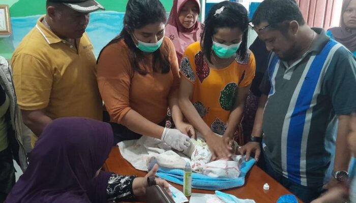 Bayi Berusia 6 Jam Ditemukan di Tembok Yayasan Bina Insani