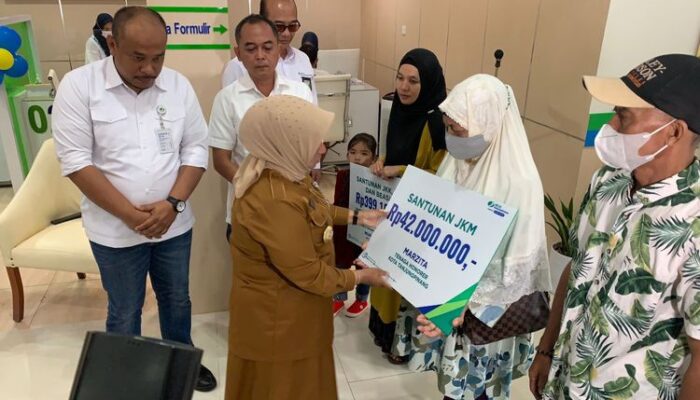 Bersama Walikota Tanjungpinang, BP Jamsostek Serahkan Santunan Kematian Bagi Ahli Waris