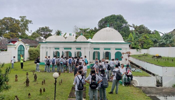 Pulau Penyengat Destinasi Wisata Edukasi Sejarah dan Budaya Melayu