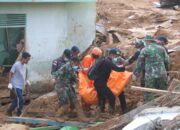 Tiba di Lokasi Bencana Tanah Longsor di Pulau Serasan, PRCPB Korem 033 WP Dirikan Pos Komando Bencana Alam