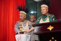 Kapolri Jenderal Listyo Sigit Prabowo dan Panglima TNI Laksamana Yudo Margono saat berada di Provinsi Papua