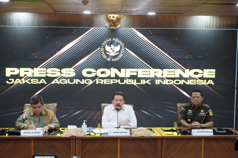 Jaksa Agung bersama BPKP dan Jampidsus saat Konfrensi Pers