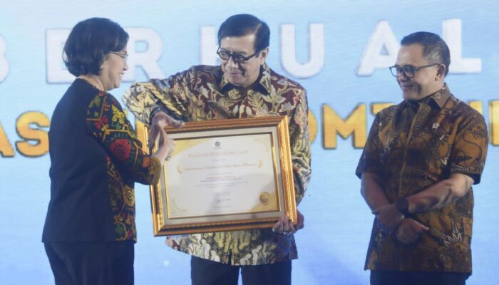 Menteri Hukum dan HAM Yasonna H Laoly Terima Penghargaan Kinerja Anggaran Terbaik 2022 dari Kemenkeu