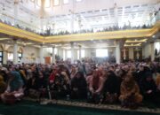 Ribuan Orang Hadiri Safari Dakwah Ustadzah Oki Setiana Dewi di Masjid Al Uswah