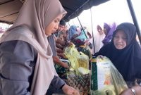 Masyarakat serbu Bazar Murah di Makogabwilhan I Dompak