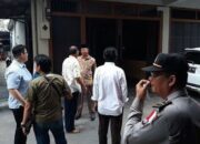 Polsek Tanjungpinang Kota Berikan Pengawalan Sabar Berkampanye Door to Door di Pelantar I