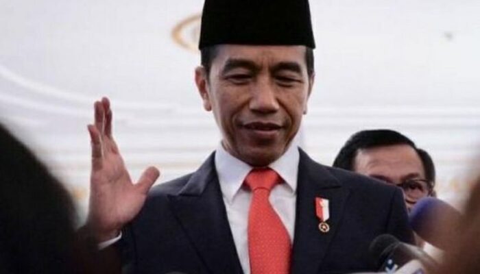 Tabloid ‘Indonesia Barokah’ Sudutkan Salah Satu Capres, Jokowi : Saya Baru Mau Cari