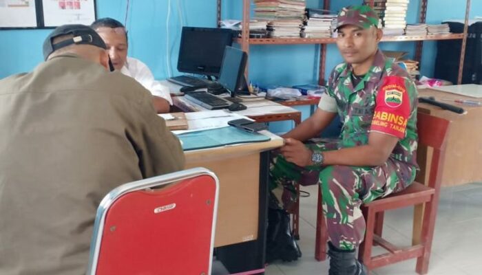 Dampingi Pejabat Desa, Babinsa Ramil 03/0315 Bintan Ikut ke Sekolah Data Peserta STQ di Tembeling Tanjung