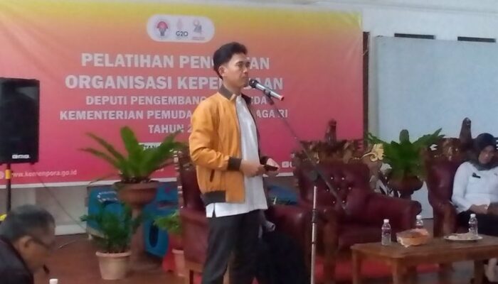 Deputi Bidang Pengembangan Pemuda Kemenpora RI Buka Pelatihan Kepemudaan di Bintan