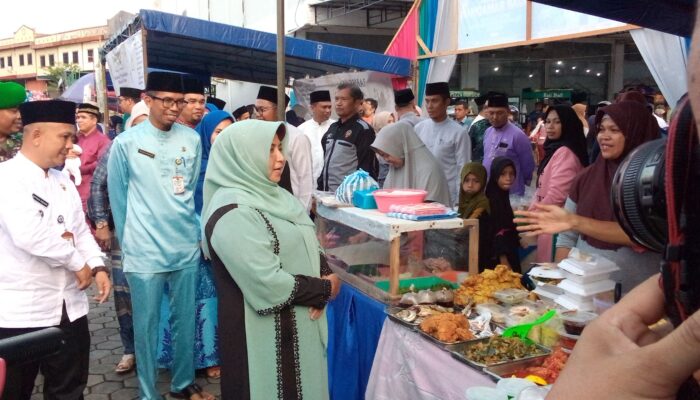 Resmikan Bazar Ramadhan, Rahma Himbau Bagi Pelaku Usaha UKM/IKM Memiliki Sertifikat Halal