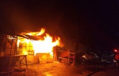 Kios Pasar Legi Jombang Terbakar