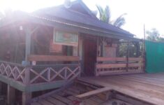 Kondisi Masjid Belum Siap Warga Desa Panggak Laut Akan Laksanakan Sholat Tarawih di TPA