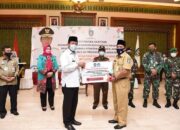 Plt Gubernur Provinsi Kepulauan Riau Serahkan Bantuan untuk Peserta Didik SMA Sederajat Swasta dan Negeri di Kepri