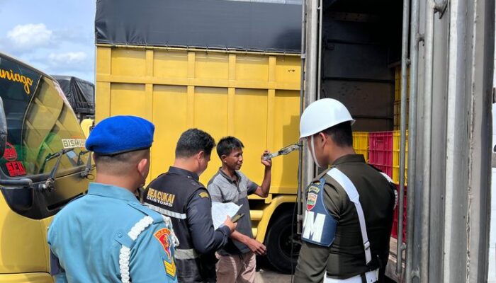 BC Batam Bersama TNI Polri Lakukan Operasi Penertiban di Telaga Punggur
