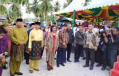 Susi Pudjiastuti Buka Langsung Festival Padang Melang di Anambas