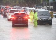 Satuan Polisi Militer Lakukan Pengamanan Akses Lalulintas Akibat Banjir