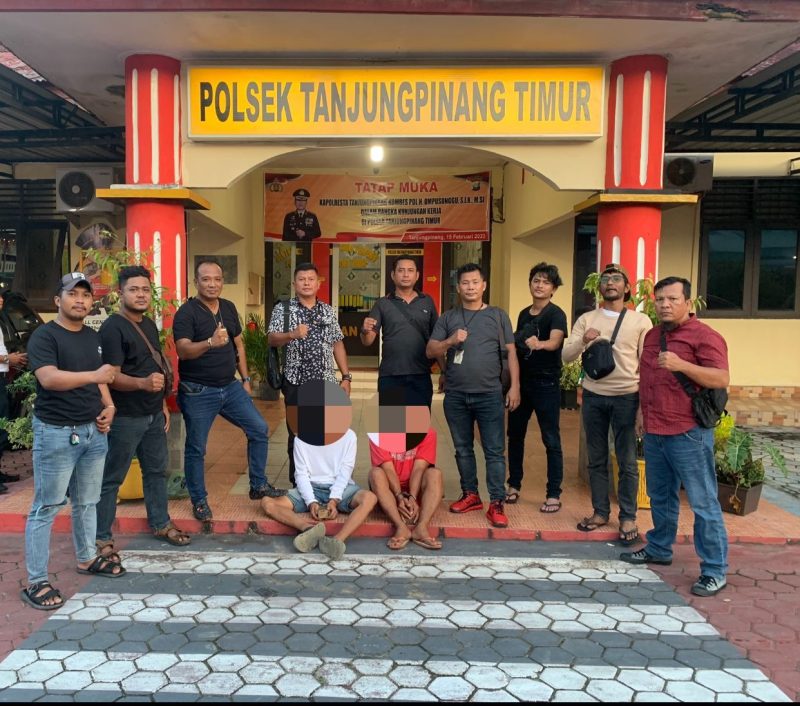 dua pelalaku pencurian yang diamankan di Polsek Tanjungpinang Timur