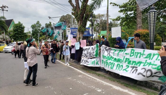 Personel Polresta Tanjungpinang Gelar Pengamanan Dalam  Unras HMI Tanjungpinang Bintan