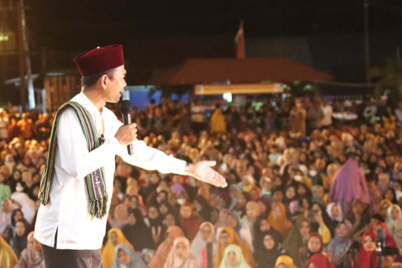 Tausyiah Ustadz Abdul Somad membius ribuan masyarakat Kabupaten Bintan pada penutupan STQH ke XII Kabupaten Bintan