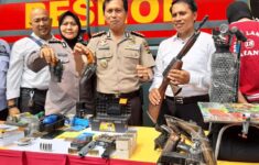 YG Lagi Apes Jual Senjata Api Rakitan Lewat Online Ketahuan Polisi dan Ditangkap