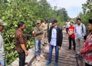 Bupati Natuna Abdul Hamid Rizal Tinjau Jembatan dan Kunjungi Masyarakat Tanjung Sebauk