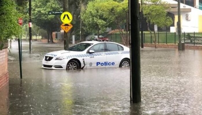 Akibat Badai Hujan Lalu-lintas Kota Sydney Kacau