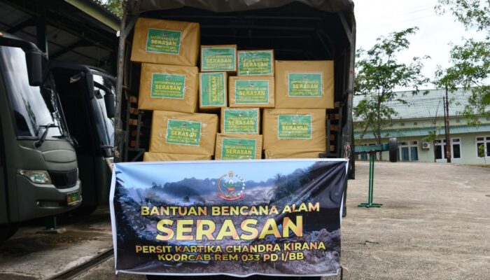 Persit KCK Koorcab Korem 033 PD I Bukit Barisan Mengirimkan Bantuan Bagi Korban Tanah Longsor di Pulau Serasan