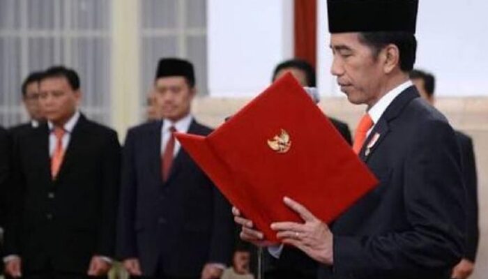 Benarkah Jokowi Jadikan Istana Sebagai Gelanggang ‘Perang Sandi Yudha’?