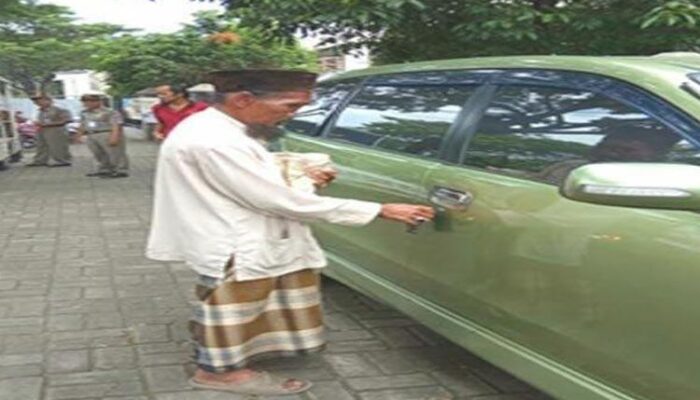 Pengemis Viral, Dikabarkan Beristri 3 Punya Mobil dan Jadi Bos Angkot
